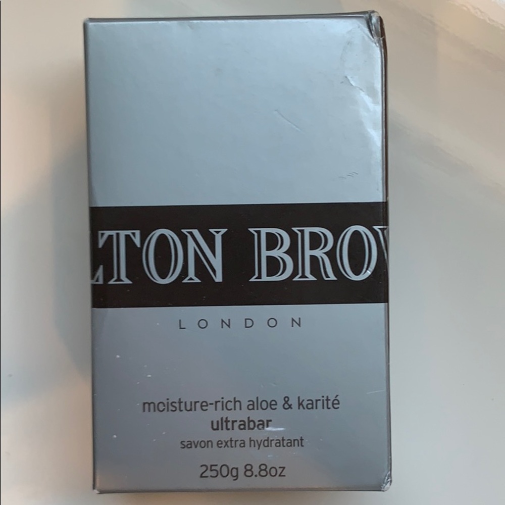 Molton Brown moisture-rich aloe & karité ultrabar